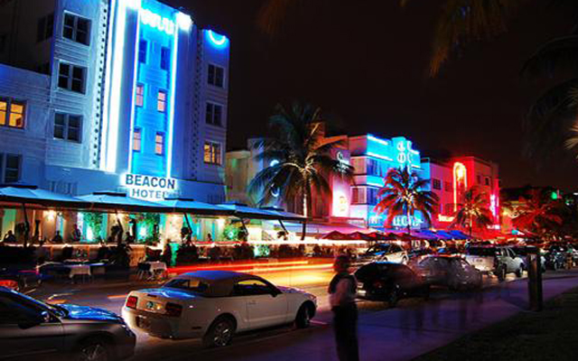 Miranda Style Lounge