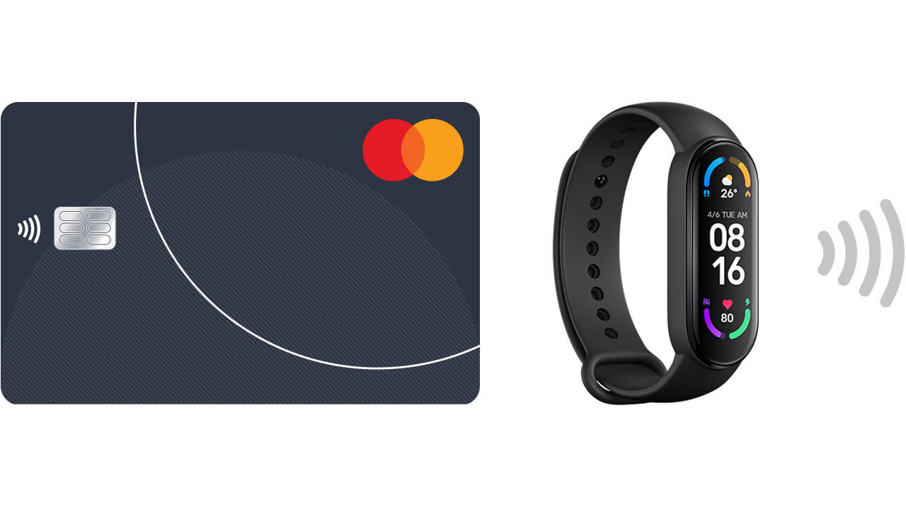 Mastercard bankkártya és Xiaomi okoskarkötő érintéses fizetést jelző ikonokkal, fehér háttéren.