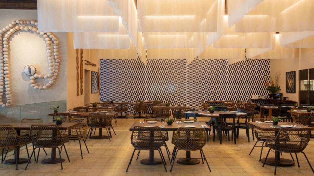 Digital cards flexibility in how to pay.