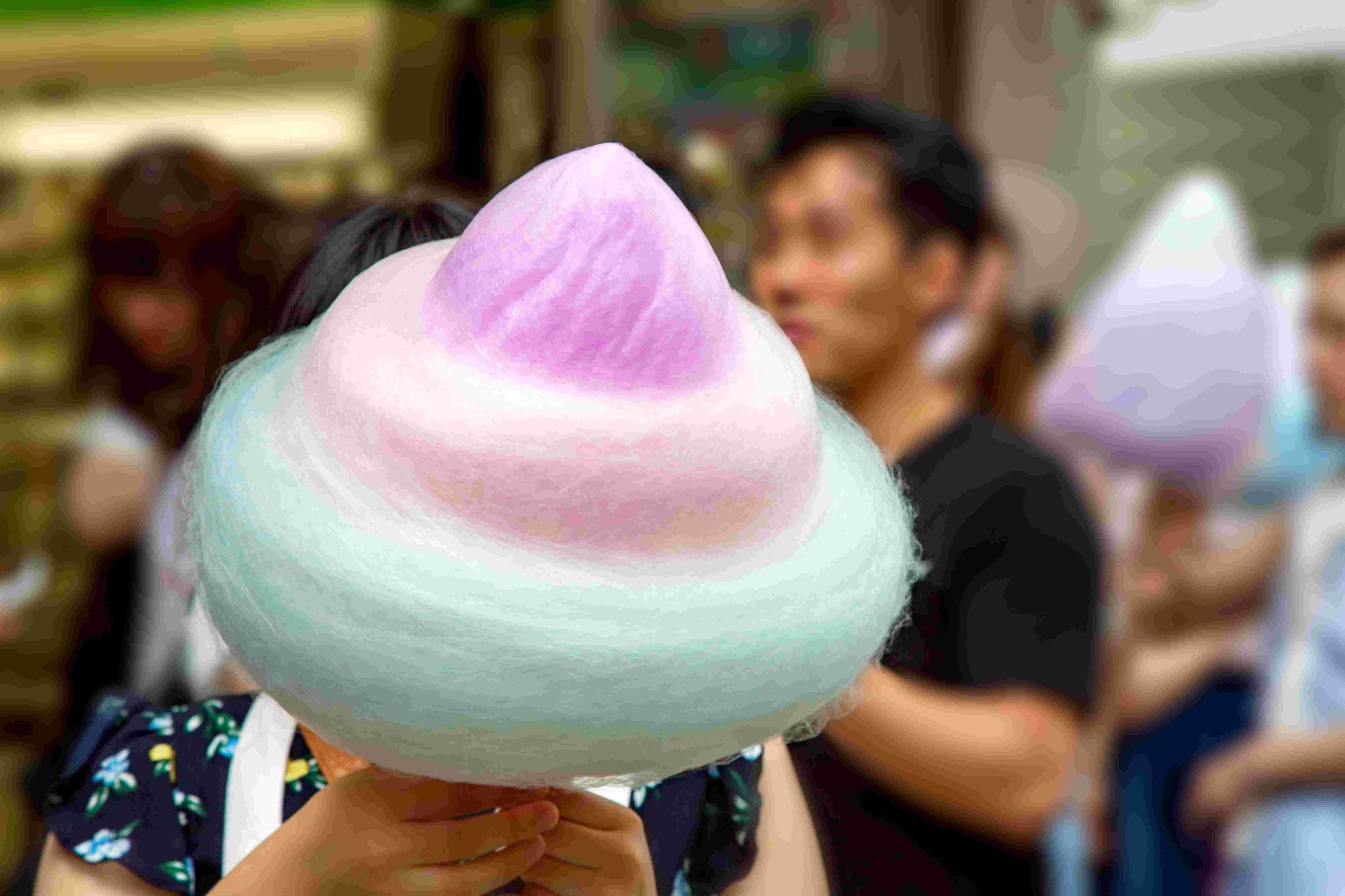Algodão-doce arco-íris em Harajuku, Tóquio, Japão. 