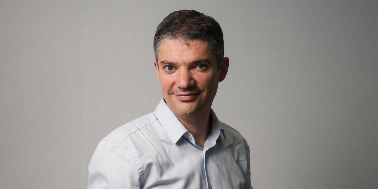 Algoan vezetőjének fejlövése