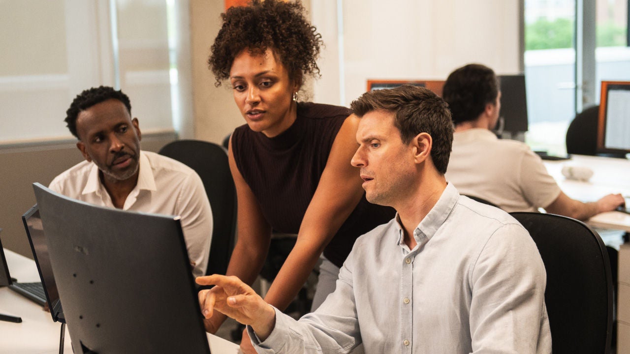 Identifying fraud indicators before financial losses occur
