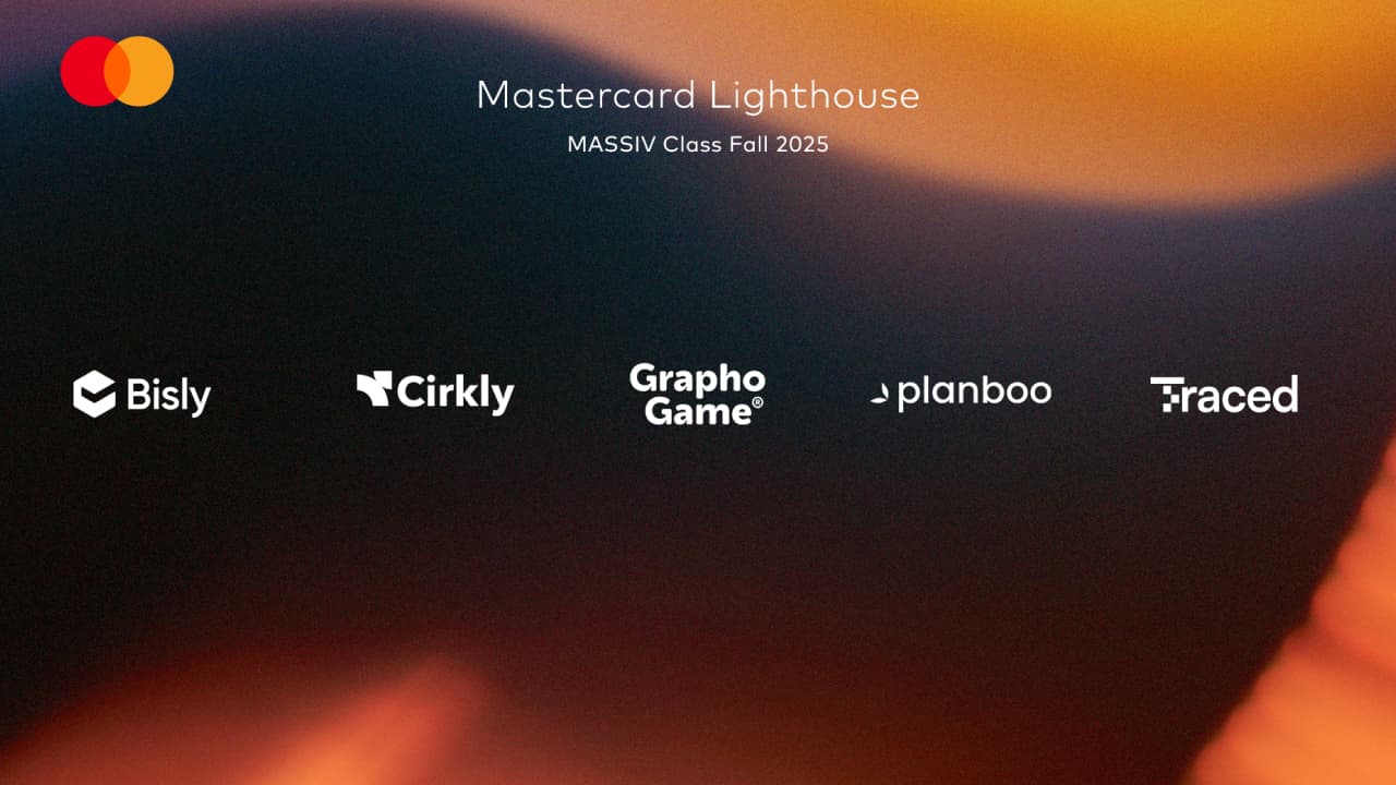 massiv fall startups logo slide 2025