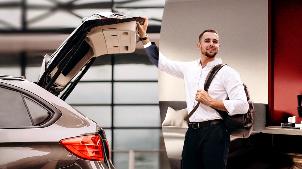 ზურგჩანთიანი კაცი მანქანის საბარგულს ხსნის და მანქანის საბარგულს ხსნის