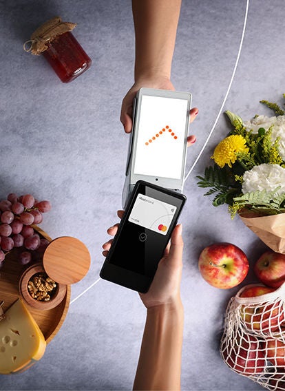 hand making a payment