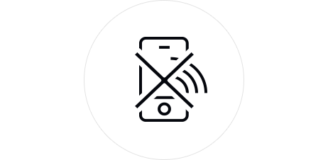 Okostelefon nélküli fizetést jelző ikon, áthúzott telefonnal és érintéses jelzéssel, egyszerű vonalas stílusban fehér háttéren.