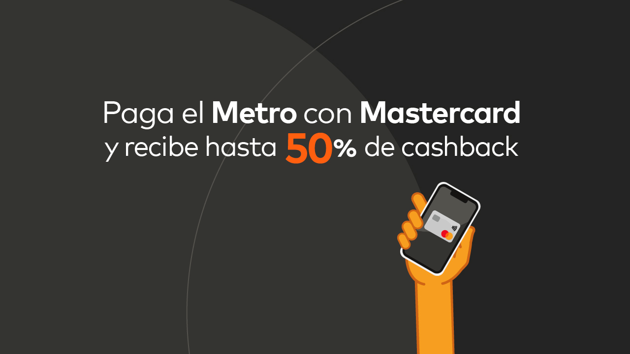 Una mujer toca una pared de imágenes de tarjetas translúcidas. 