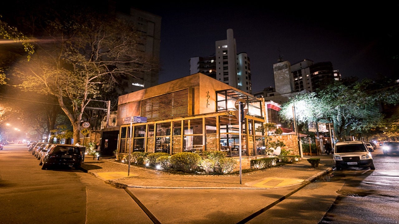 Digital cards flexibility in how to pay.