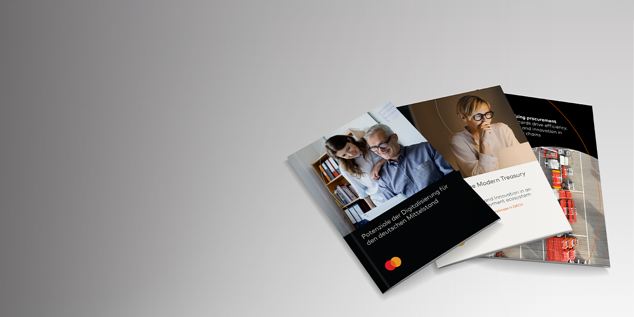 Commercial Solutions Header mit Broschüren