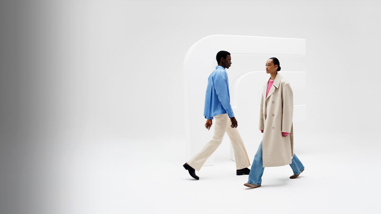 modelli con abiti alla moda