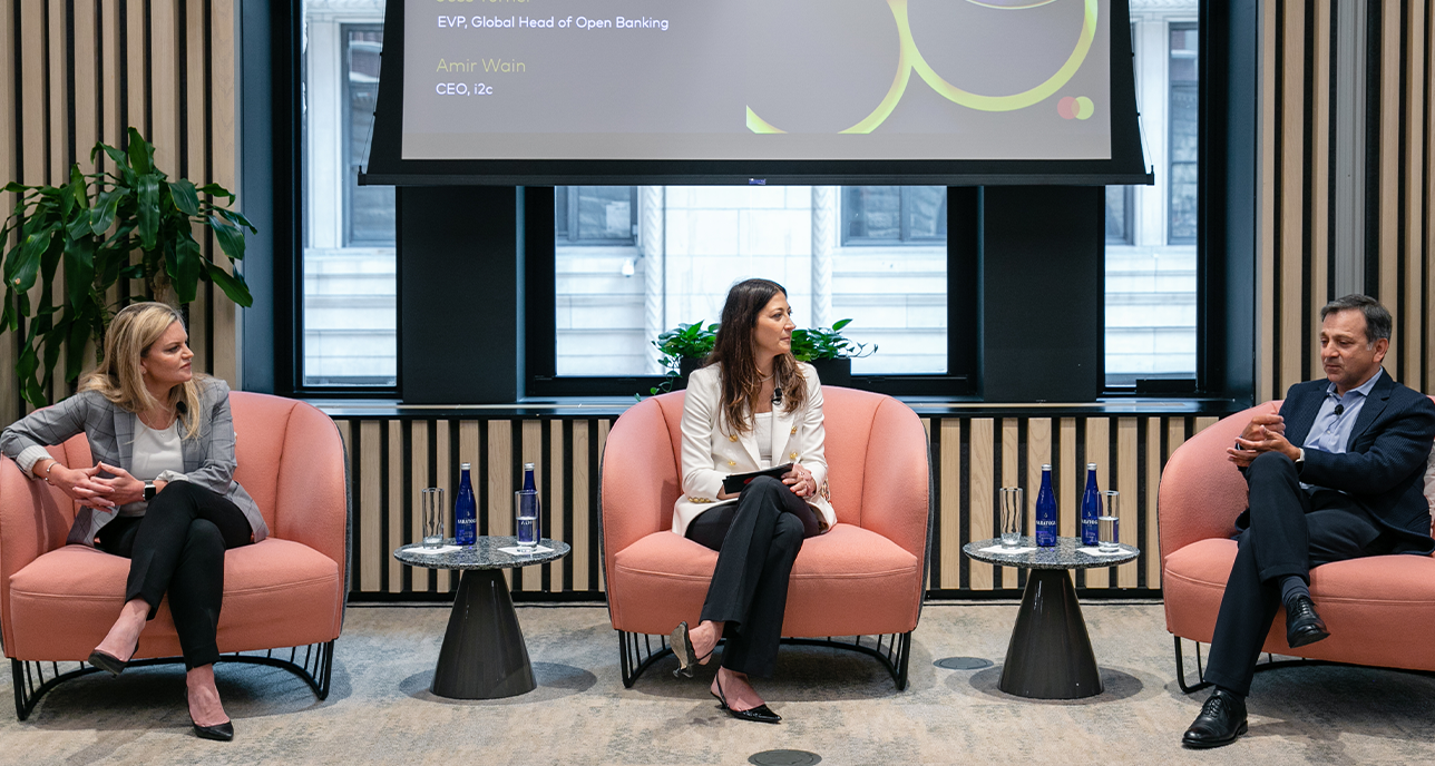 Jess Turner und Amir Wain im Gespräch beim Tech Innovation Roundtable, Master Tech Center, New York