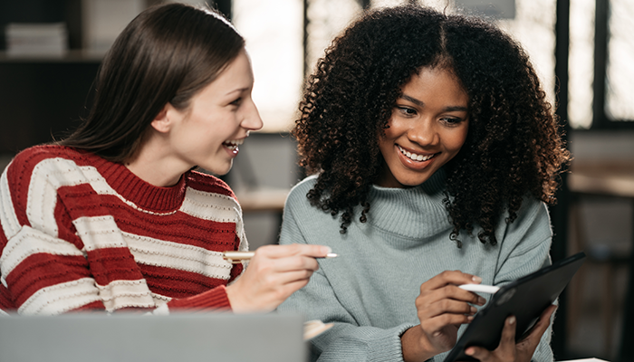 Women collaborating in the office