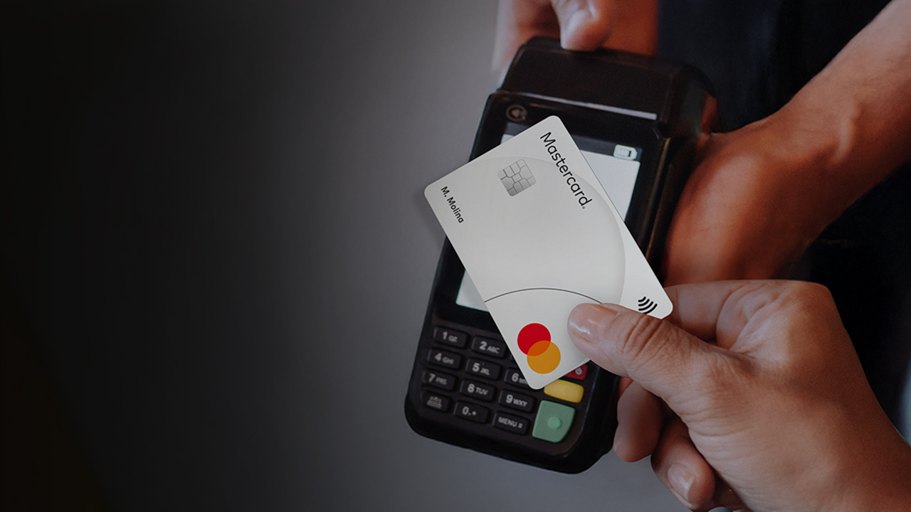 Primer plano de la tarjeta sin contacto.