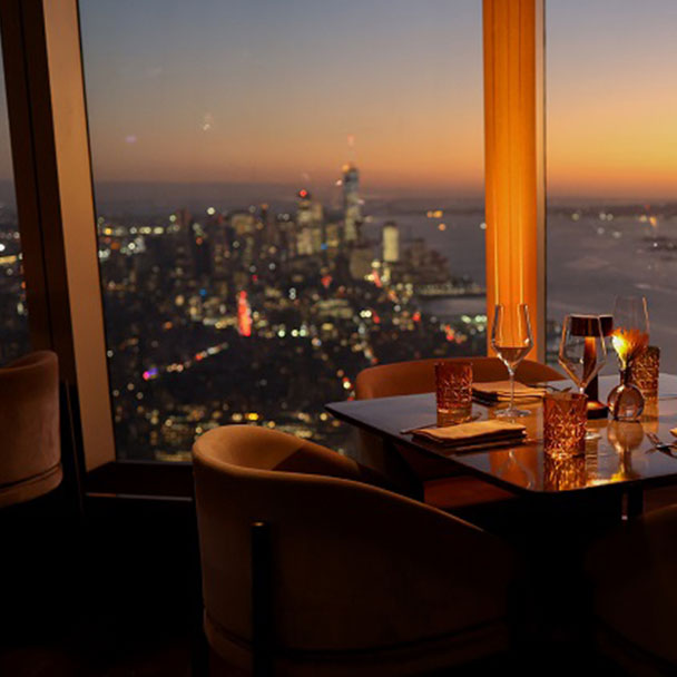 Cenar con vista en el restaurante.