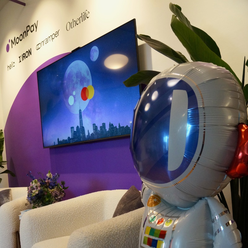 A balloon spaceman in the lobby of MoonPay. 