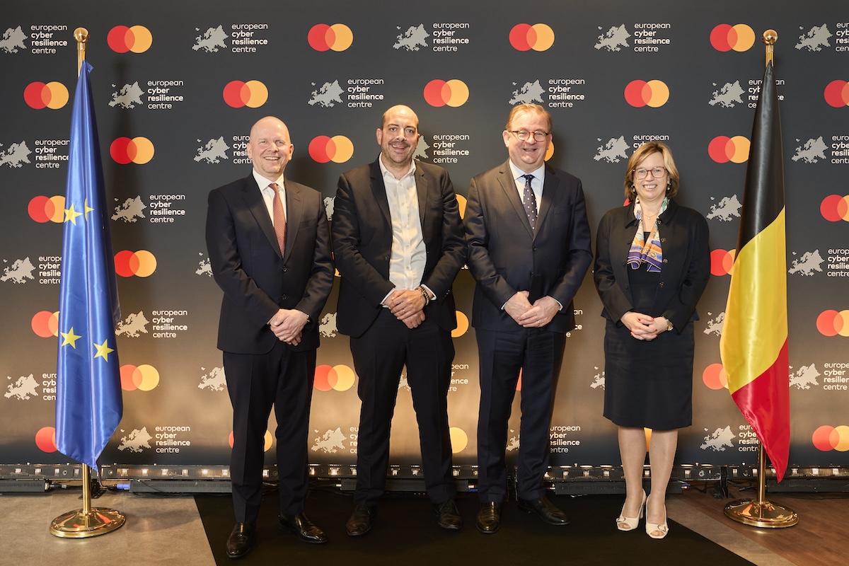 (Von links nach rechts) Michael Miebach, Chief Executive Officer, Mastercard, Mathieu Michel, belgischer Staatssekretär für Digitalisierung, Mark Barnett, Präsident, Mastercard Europe, Catherine De Bolle, Executive Director bei Europol. Foto: Nicolas Peeters.
