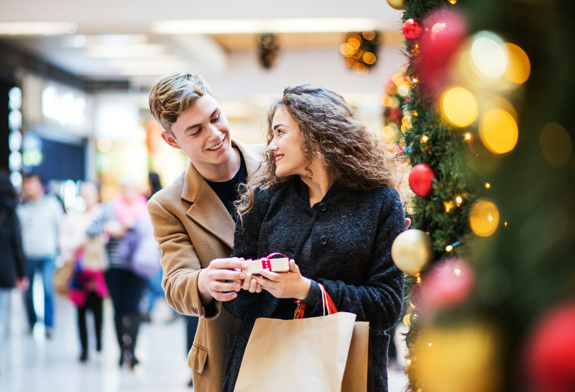 Auch Weihnachtsgeschenke werden früher eingekauft – bevorzugt an Aktionstagen