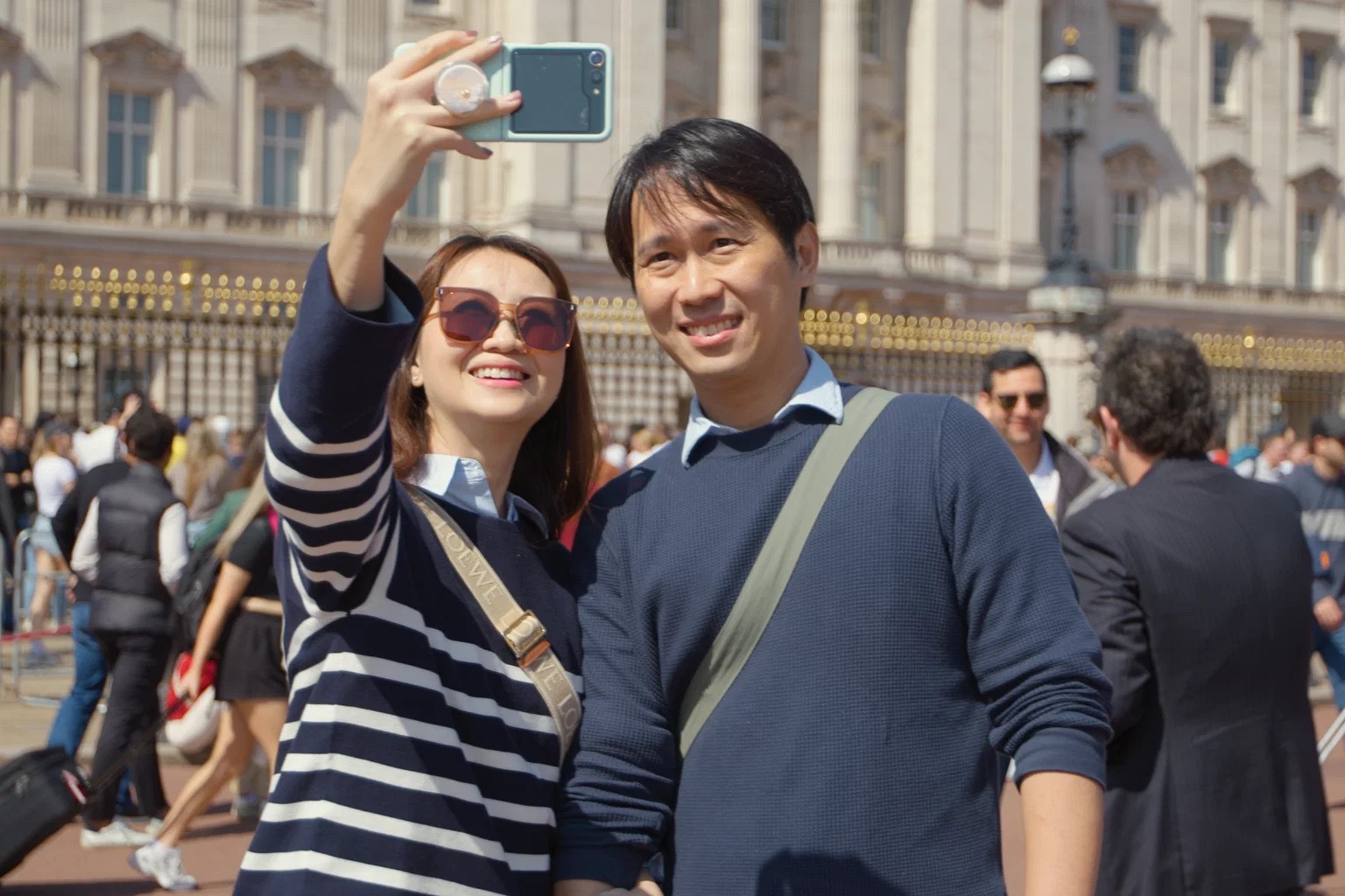 Travelling together for the first time since having children, 40-year-old Martin Lim and his wife enjoyed quality time together while visiting some of London’s treasured landmarks like Buckingham Palace.