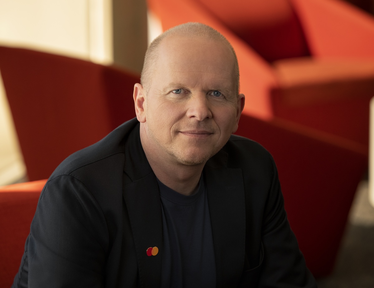 In seinem Gastbeitrag für das Weltwirtschaftsforum 2024 appelliert Michael Miebach, CEO bei Mastercard, an mehr Kooperation