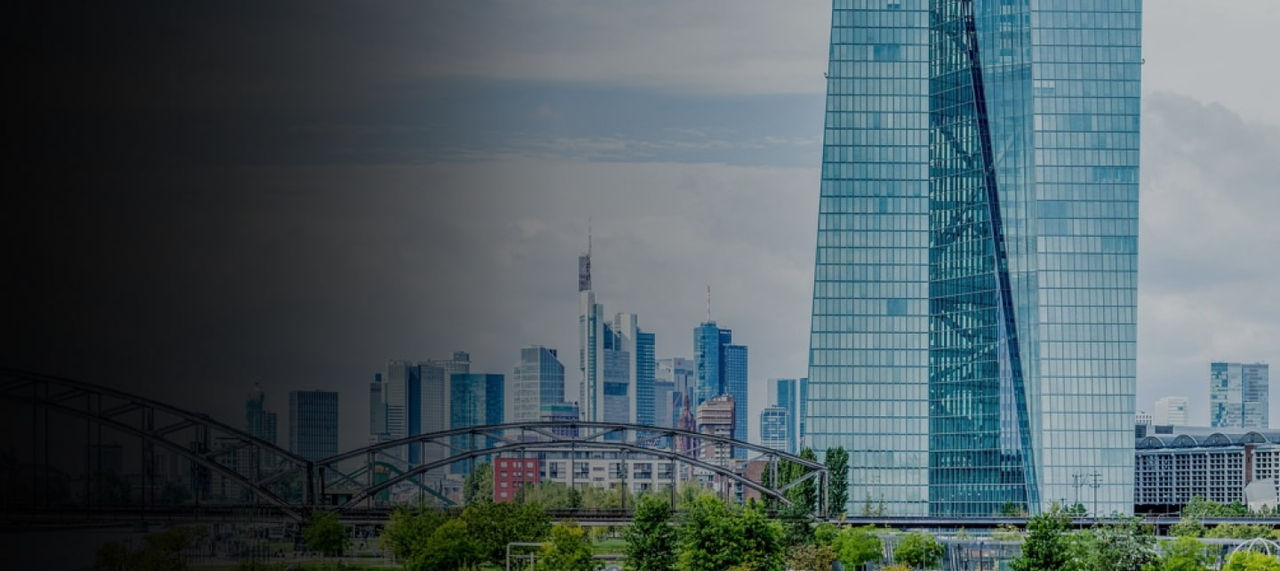 Mestno ozadje z mostom