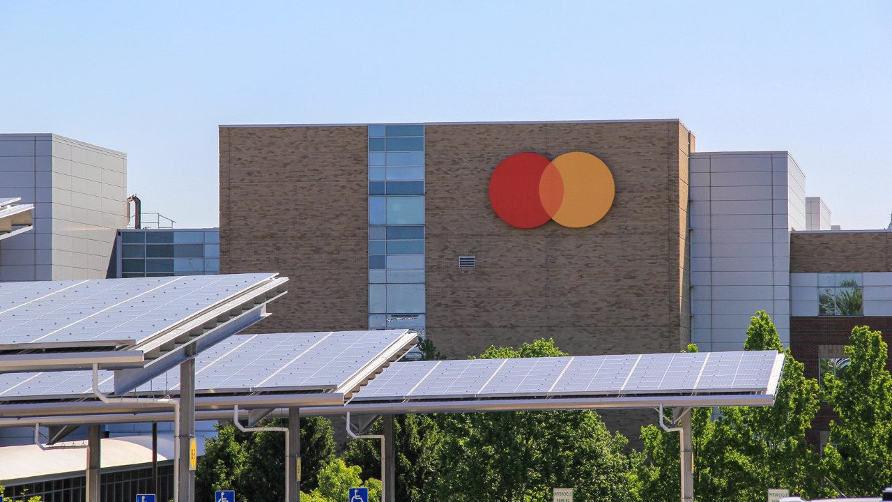 Solar panels in front of Mastercard's St. Louis Tech Hub. 
